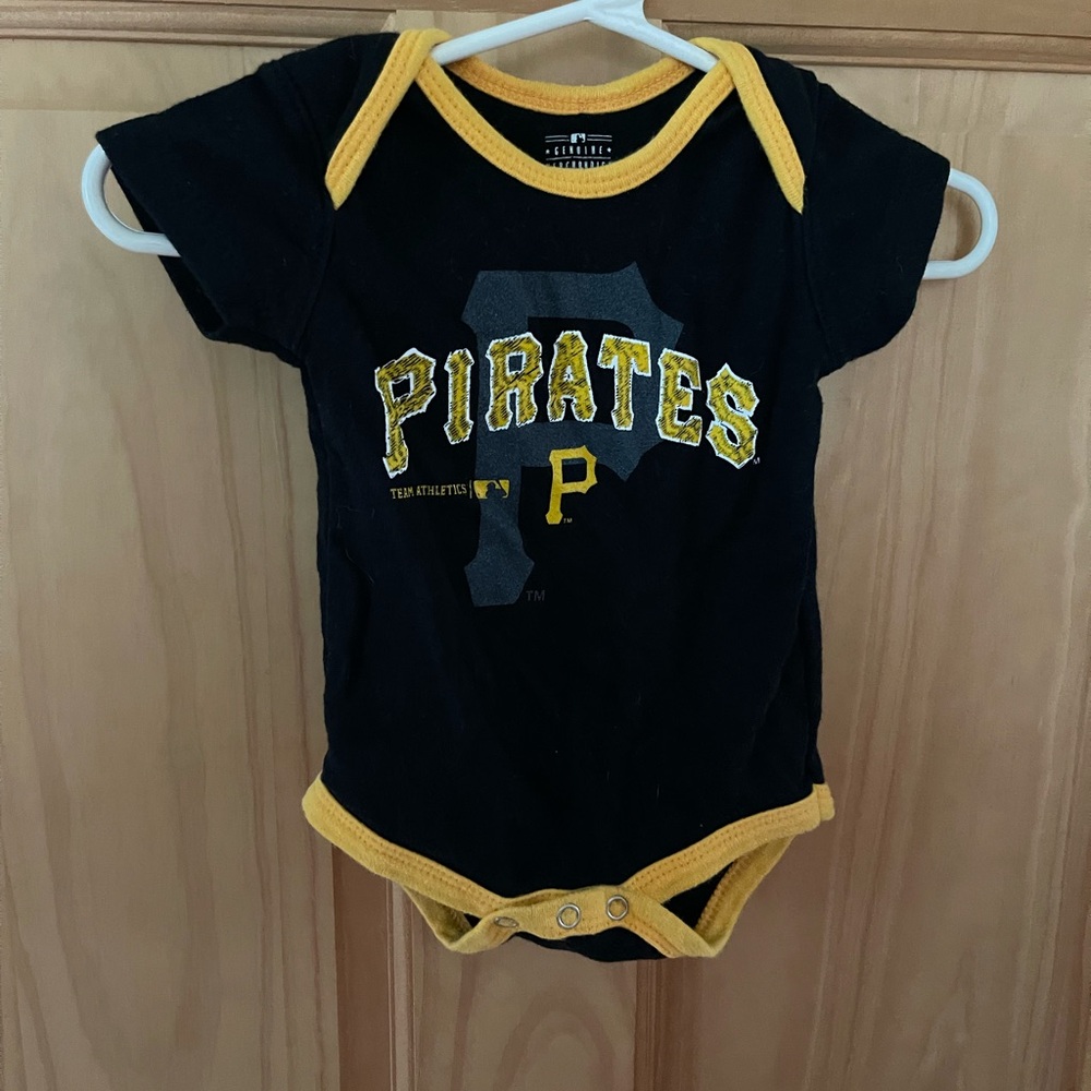 Like New, Baby Boys Size 0-3 Months Pittsburgh Pirates Onesie